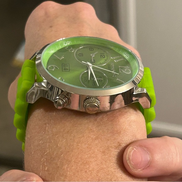 Large oversized men’s or woman’s watch - Picture 8 of 10